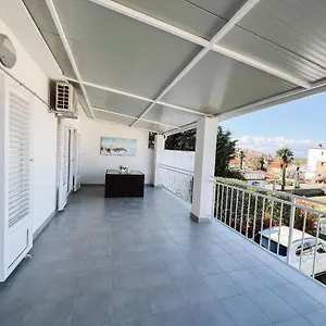 Modern In The Heart Of Apartment Njivice